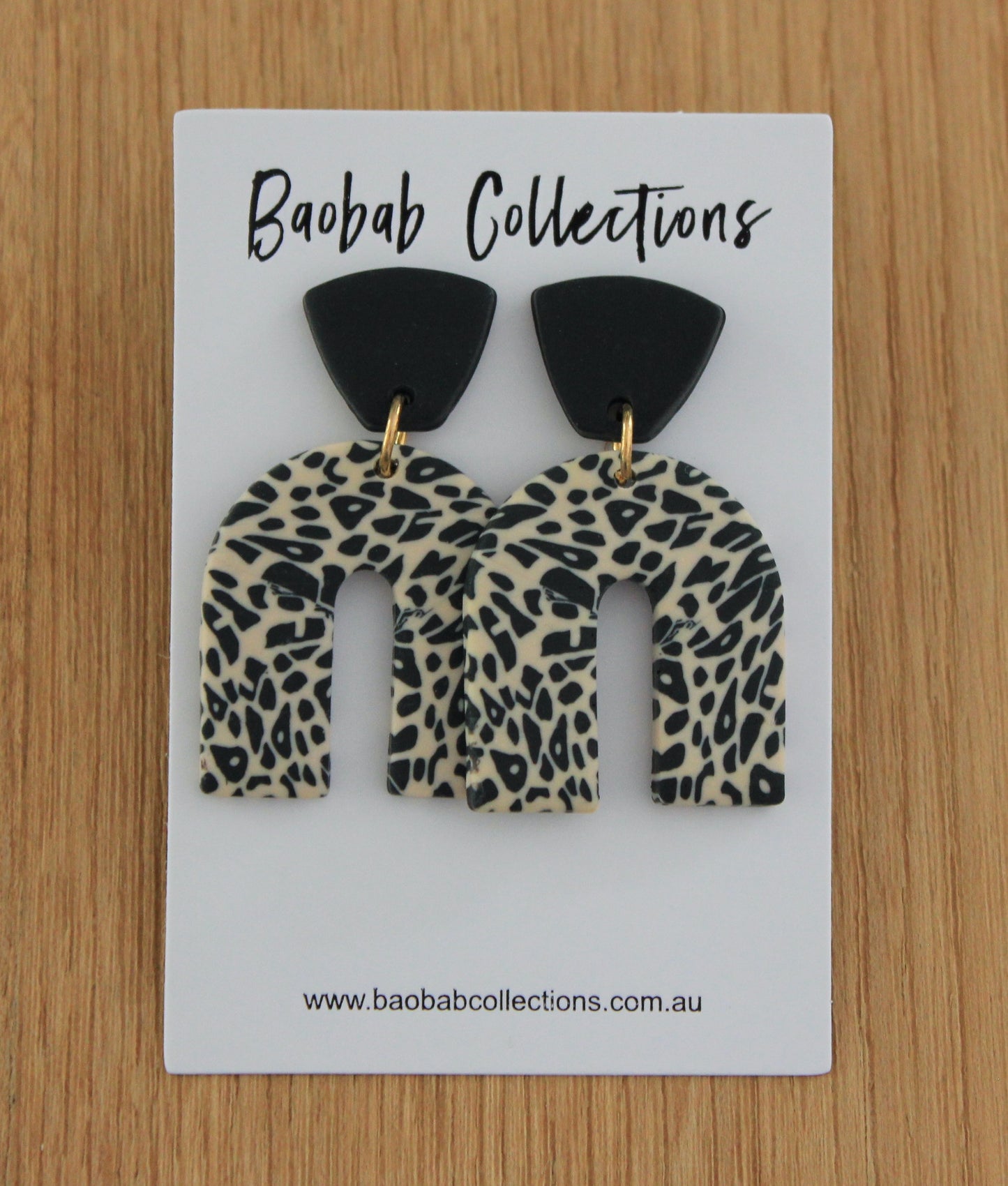 Leopard Earring: Black Drop with Horseshoe Leopard Drop