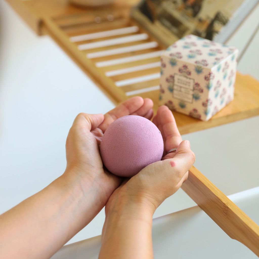 Beautiful Sleep Lavender Bath Bomb | William Morris at Home