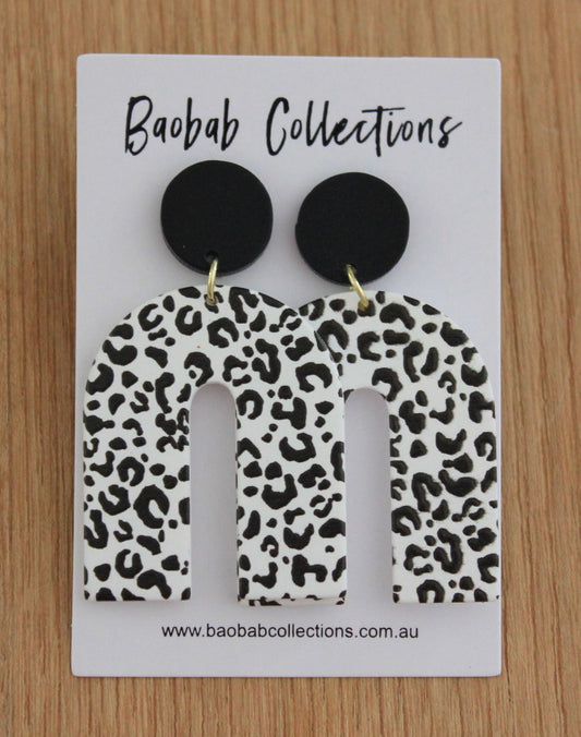 Leopard Horseshoe Earring: Black & White